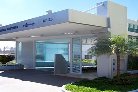 Entrada de unidade da rede própria São Cristóvão